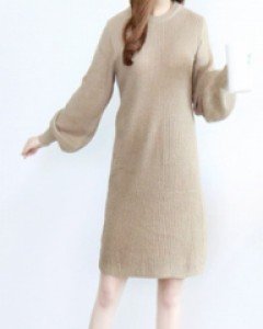 센시티브 베이지 루즈핏 벌룬 소매 니트 미니 원피스