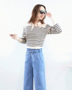 프렌치 아이보리 스트라이프 루즈핏 V트임 카라넥숏 니트