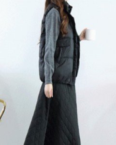 센시티브 블랙 루즈핏 하이넥 경량 오리털패딩 베스트