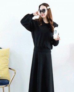 홀릭걸 블랙 플랫 세일러 카라 루즈핏 크롭 티+플레어 밴딩 롱 스커트 세트