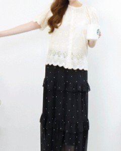 퓨어 로맨틱 크림 플라워 펀칭 레이스 루즈핏 블라우스