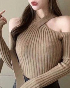 포이 꼬임홀터 니트