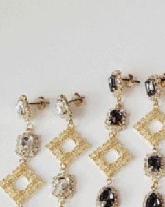 에러즈 큐빅드롭 귀걸이