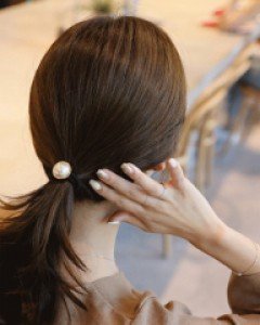 위비아 진주머리끈