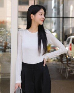 르데미 라운드티셔츠