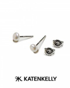 Mini Pearl Earrings [Celeb's Pick]