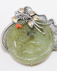 나비산호 비취브로치