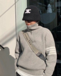 [재고한정30%할인][프리미엄퀄리티]하이넥 집업 배색 니트