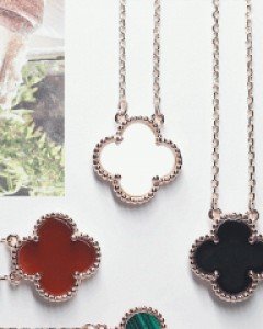 클로버 뉴컬 목걸이