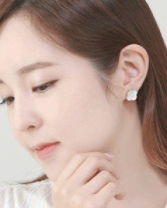 18K도금 클로버 빈티지 귀걸이