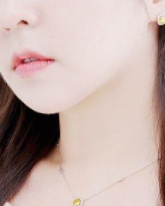 퀸비크리스탈 목걸이