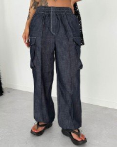 생지스트링카고팬츠