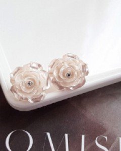 CE1479 화이트 로즈 귀걸이 / 귀찌