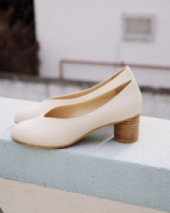 v라인 컷팅 로우힐 펌프스!