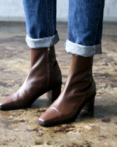 토우캡 컷라인디테일 5cm 앵클부츠!