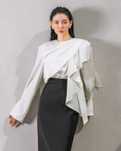 B9135 이블 글로시 숄더 드레이프 블라우스