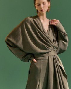 B9165 드레이프 랩 블라우스