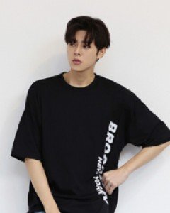 DG 브루클린반팔티