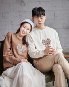 기모 초콜릿하트 맨투맨 남녀공용 21D07A/ 패밀리룩,가족사진의상 -