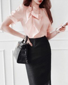 안나 러플 블라우스