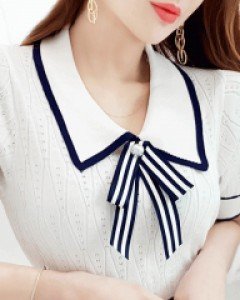 제니 배색 카라 니트 (브로치 SET)