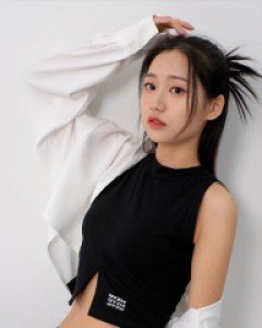 [무료배송] 유니크 버튼 크롭 셔츠 BA1702