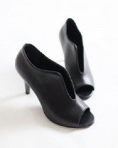 시원하게 트인 발등이 매력적인 오픈토