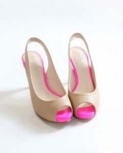 로맨틱한 룩을 위해서 만들어진 슈즈