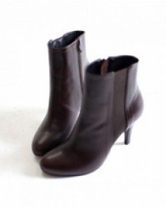 활용도높은 매끈한소가죽 부티힐