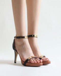 메쉬한 악세사리 심플 샌들