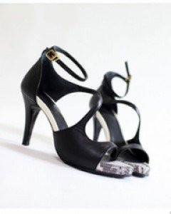 언제신어도 질리지않는스타일 스네이크 샌들