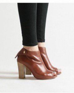 색감으로 포인트주기 좋아요