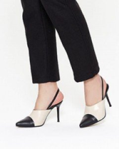 앞코의 디테일의 독특한 힐