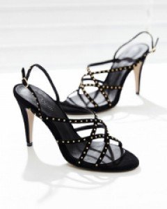 가벼운 착화감의 큐빅장식 샌들