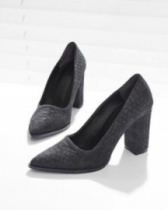 계속 신고 싶은 스웨이드 펌프스힐