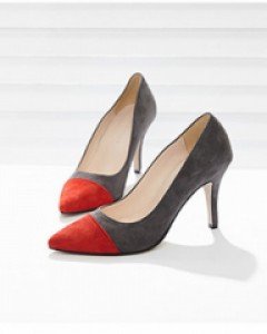 앞코모양의 아찔한 매력듬뿍 스틸레토힐