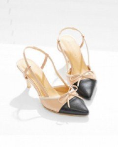 자체제작으로 멋스러운 리본매듭 슬링백힐