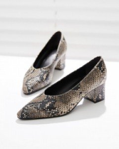 스네이크 라인 펌프스
