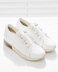로맨틱 진주장식 화이트 스니커즈