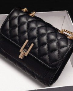 세련된 다이아 스티치 크로스백