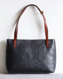 화이트 스티치 포인트 네츄럴 솔더백