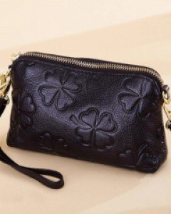 클로버 패턴 블랙 크로스백