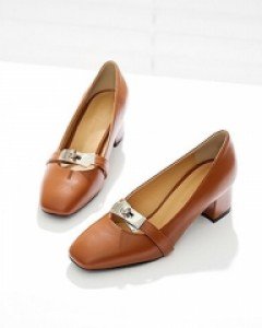 고급스러움이 가득한 버클장식 펌프스힐