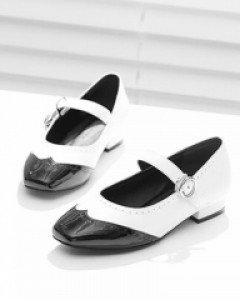 우아함과 세련된 스타일이 함께! 펀칭플랫