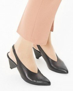 심플 v라인의 감각적인 블랙슬링백힐