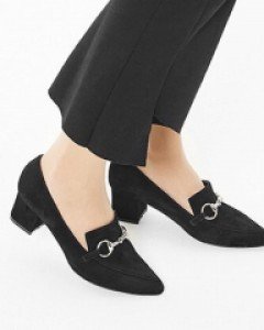 슬림라인이 매력적인 실버체인로퍼