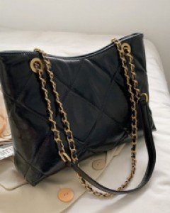 매끄러운 볼륨감, 퀼팅 다이아숄더백