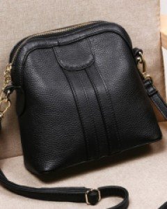 미니멀한 디테일이 살아있는 데일리크로스백