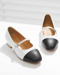 발이 작아보이는 착시효과! 포인트플랫슈