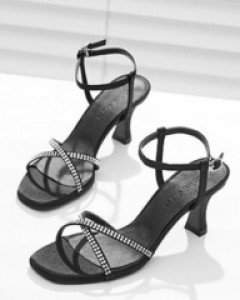 블링블링한 장식큐빅 스트랩 샌들힐